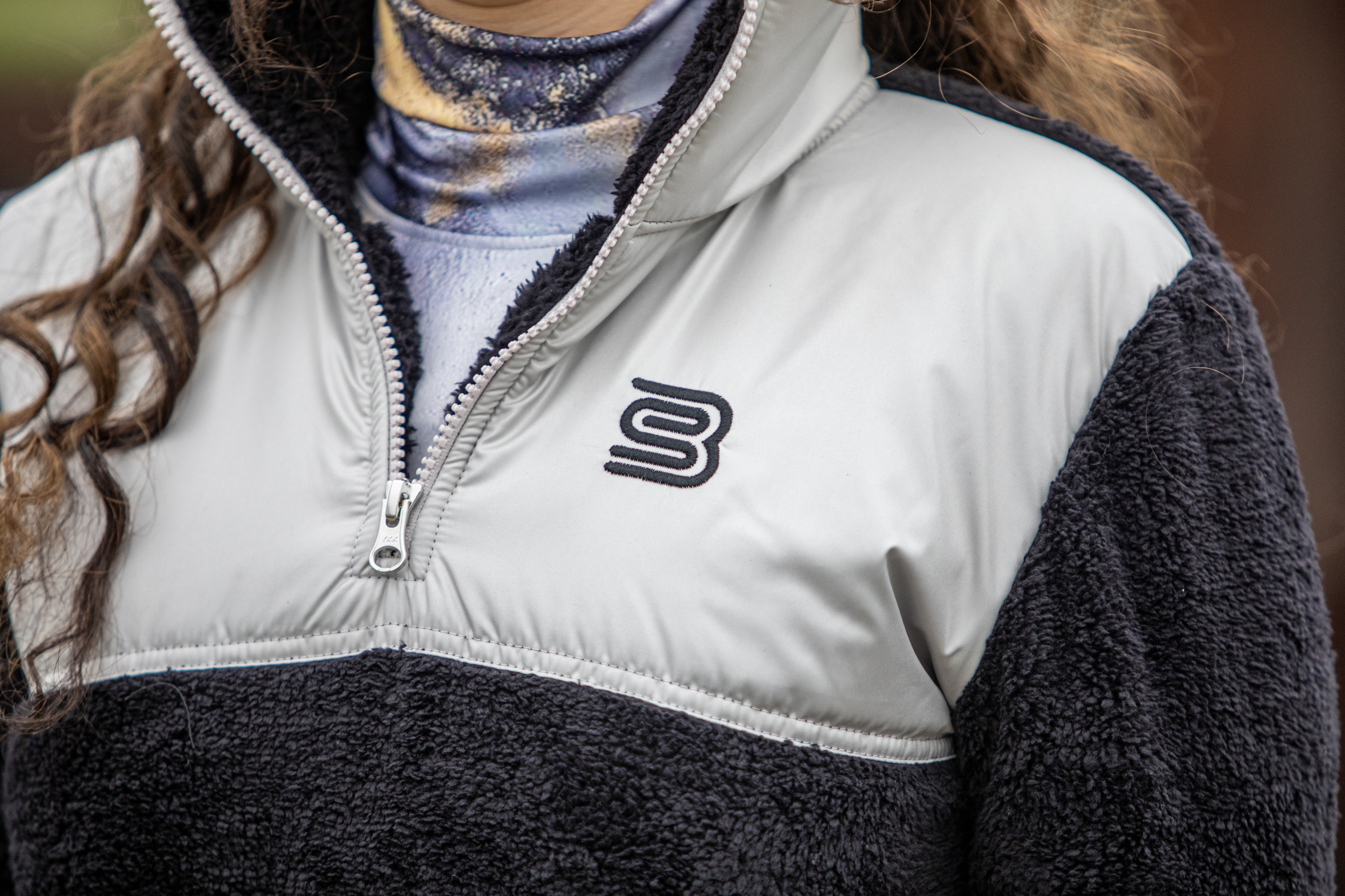 Fluffy sweater black